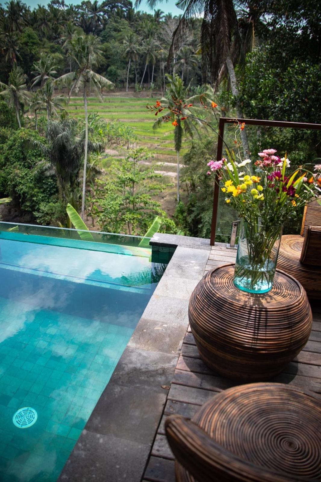 Riverside Villa *