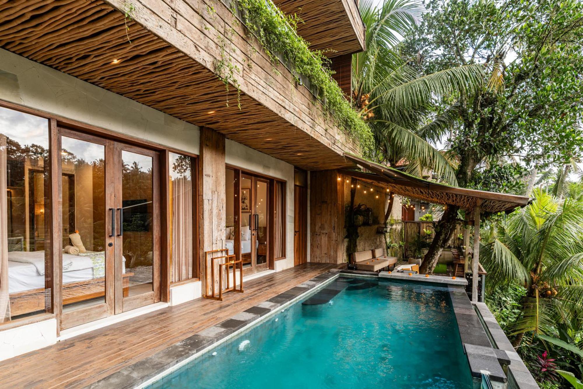 Riverside Villa *